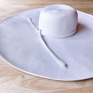 *NWT* Extra Large White Straw Hat